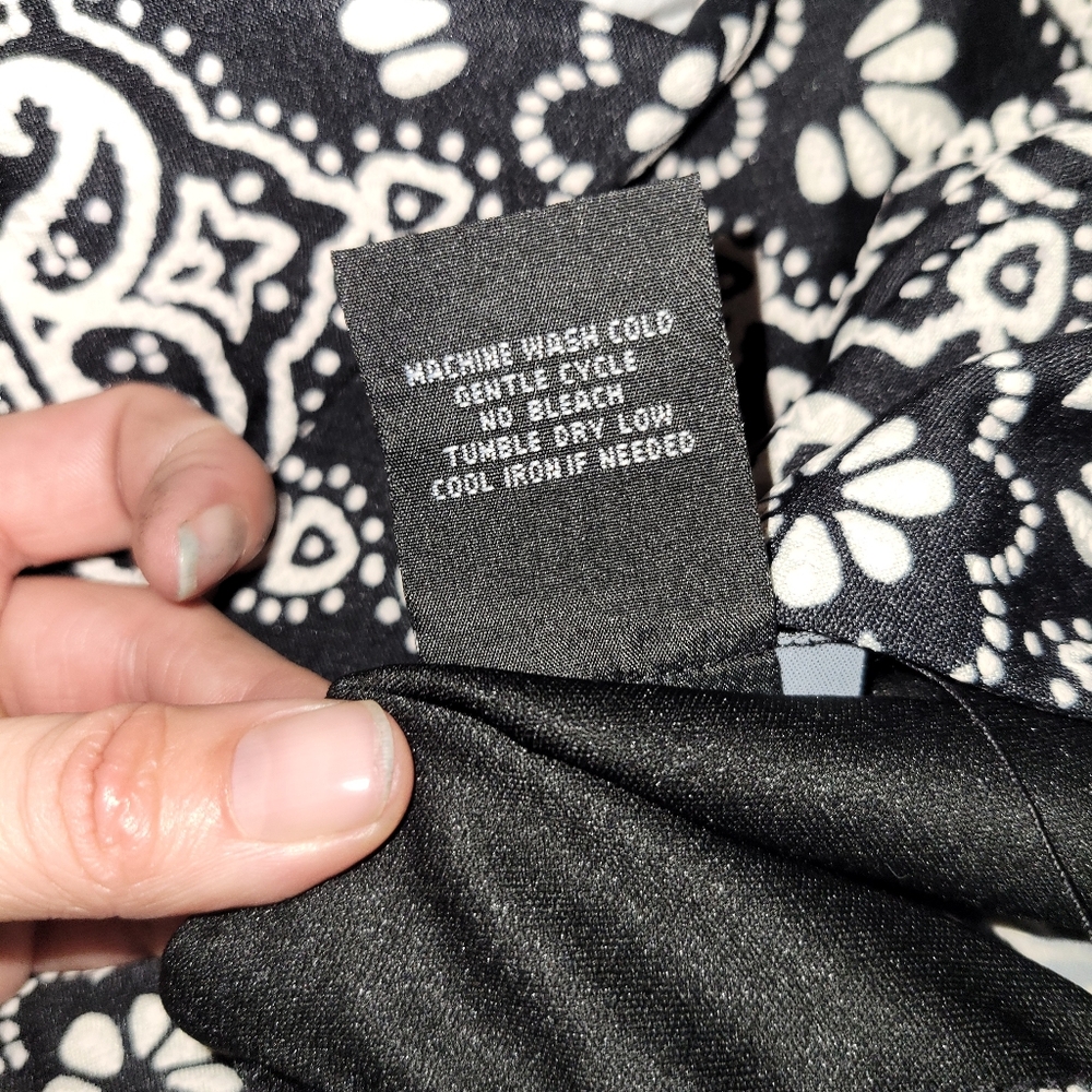 Black floral dress size 5/6 Juniors - Picture 6 of 6